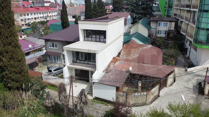 Своб. планировка, 250 м², 3/3 эт.