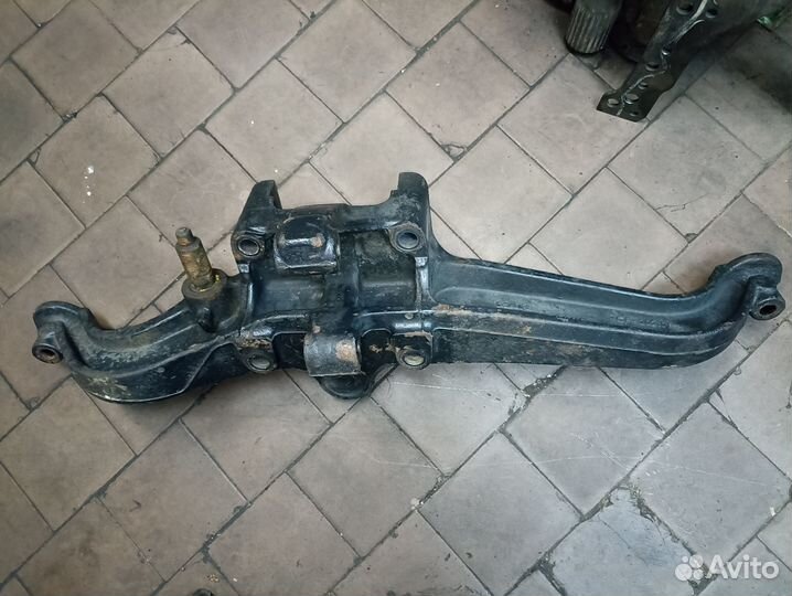 Кронштейн задних подушек правый MAN