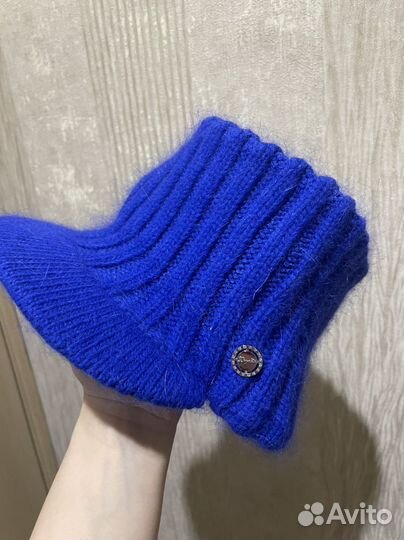 Головные уборы женские