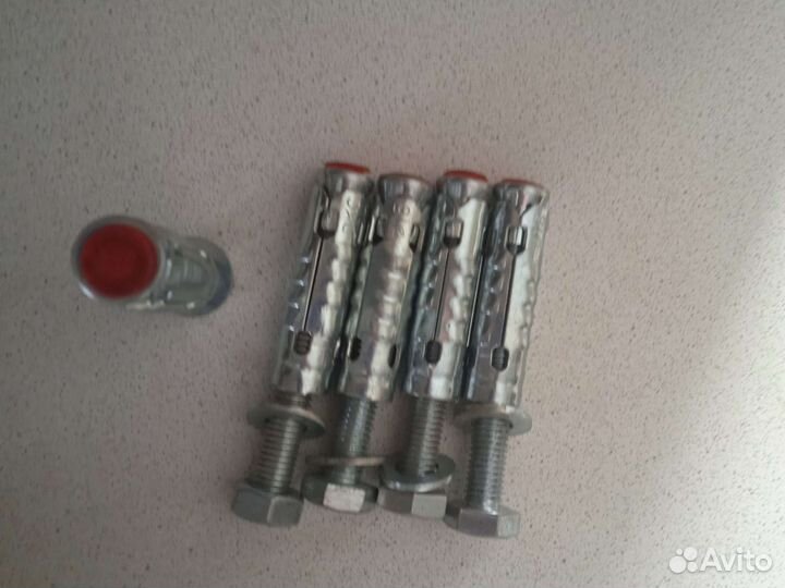 Анкерный болт