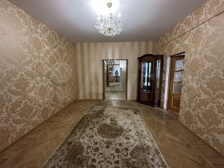 3-к. квартира, 74 м², 4/5 эт.