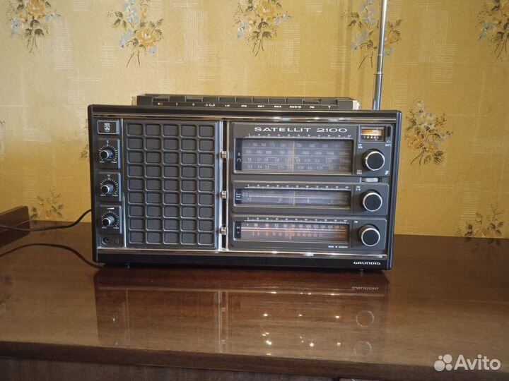 Grundig satellit 2100
