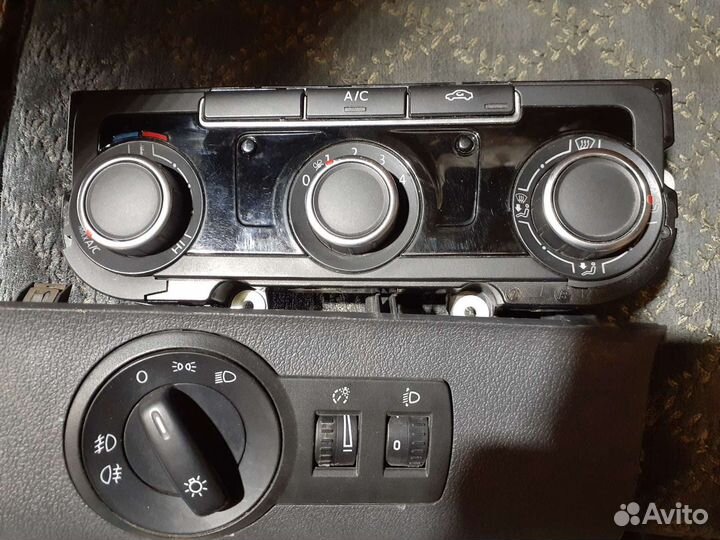 Volkswagen Caddy блок управления печкой