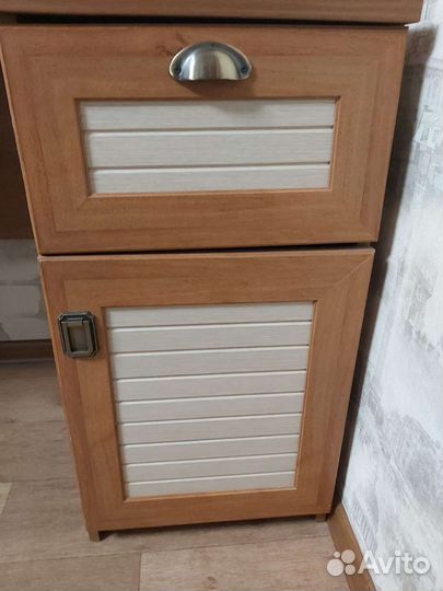 Письменный стол