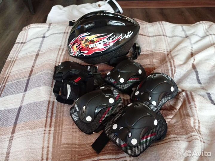 Защита для роликов, самоката, велосипеда со шлемом