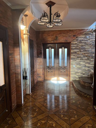 Дом 401 м² на участке 25 сот.