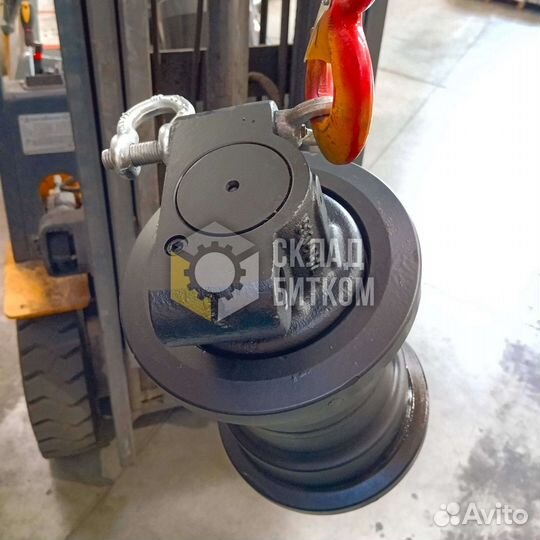 Каток опорный Hitachi ZX330