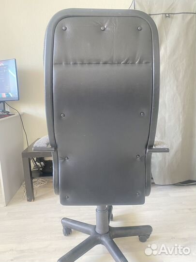 Компьютерное кресло