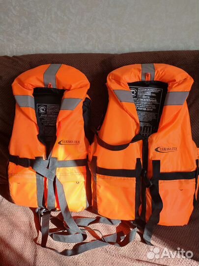 Спасательный жилет