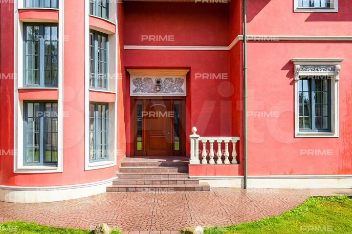 Дом 800 м² на участке 15 сот.