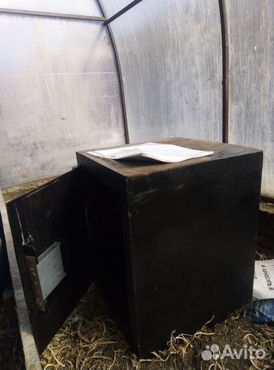 Продам сейф бу