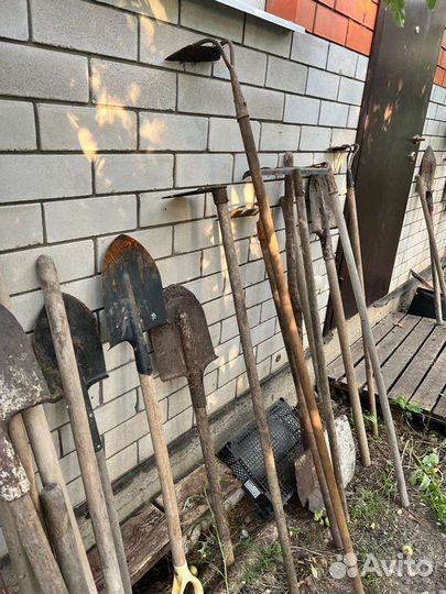 Лопаты, тяпки, грабли, виллы, ножницы, секаторы