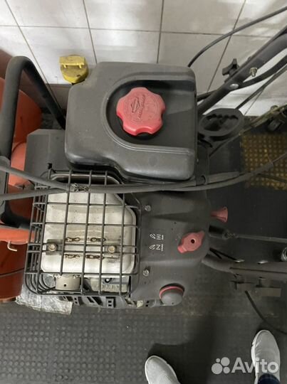 Снегоуборщик Husqvarna st268ep