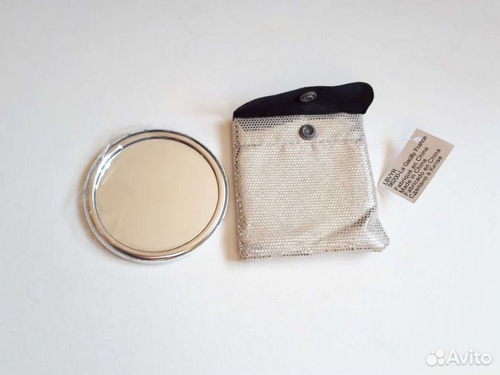 Зеркало в чехле