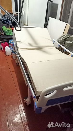 Медицинская кровать