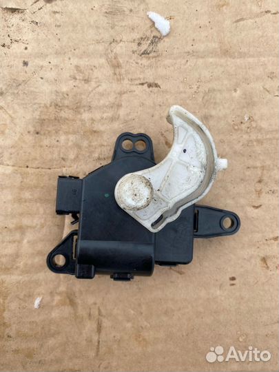 Моторчик заслонки печки Kia Ceed 2 JD