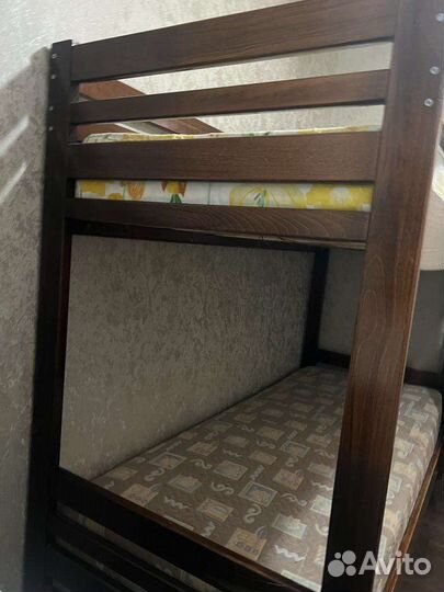 Двухъярусная кровать бу с матрасами
