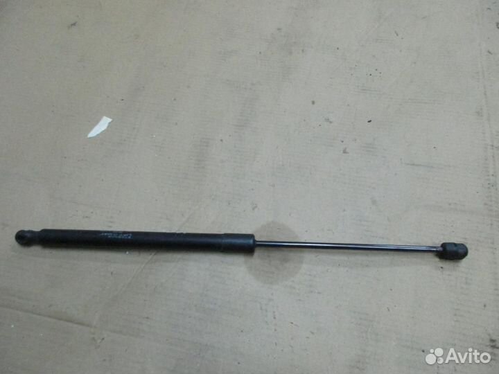 Амортизатор крышки багажника w245 B-class 266.9