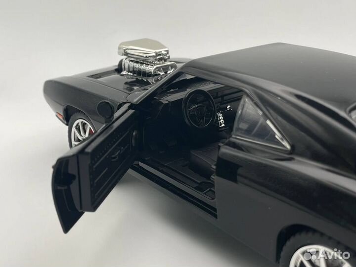 Модель автомобиля Dodge Charger металл 1:24