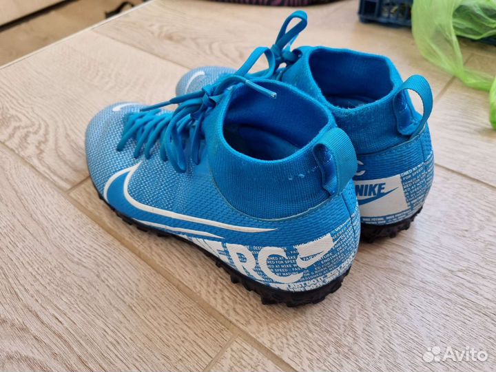 Футбольные бутсы nike 38р