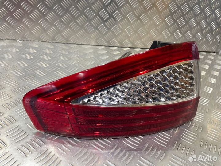 Фонарь задний левый Ford Mondeo 4 2.3