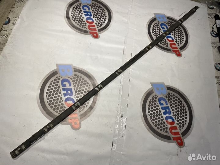 Молдинг передней двери Лев. 51138238877 бмв