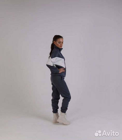 Спортивный костюм женский