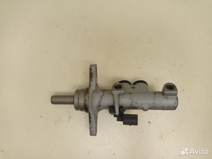 Цилиндр тормозной главный Volkswagen Polo cfna