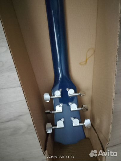 Гитара новая хорошая