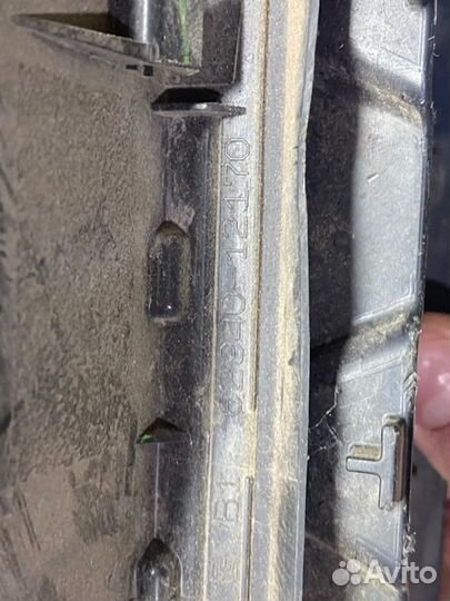 Воздуховод багажника задний правый Toyota Land