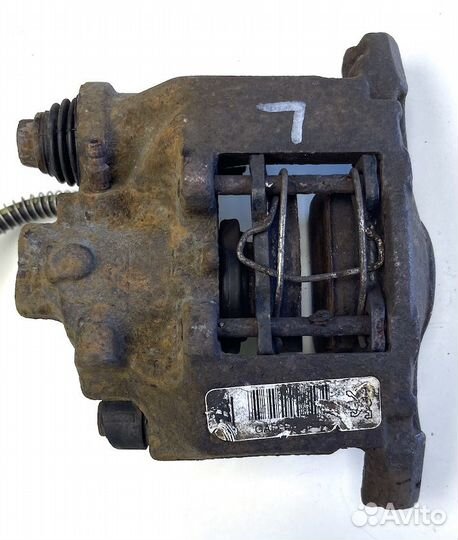 Пежо 607 Суппорт левый задний