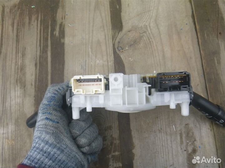 Блок подрулевых переключателей Toyota Land Cruiser