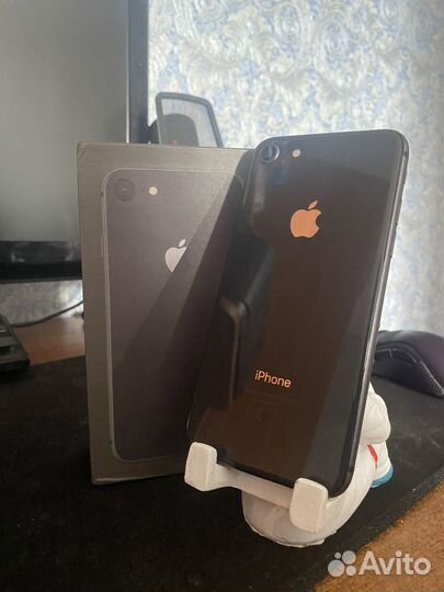 Телефон iPhone 8 Ростест