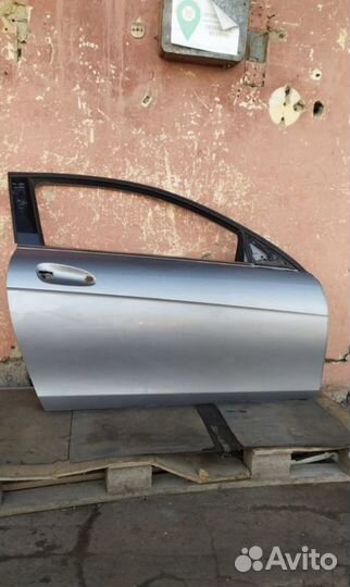 Передняя правая дверь mercedes-benz C180 W204 2012