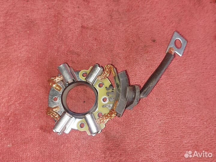 Щеточный узел Прамо-Искра 16.911.433 а\м ваз 21214