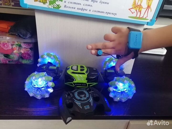 Машинка на радиоуправлении, жестом