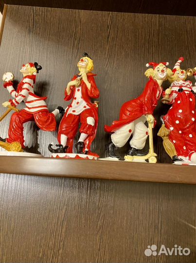 Фигурки клоунов