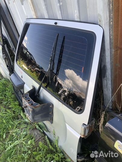 Крышка багажника Mitsubishi Pajero 2