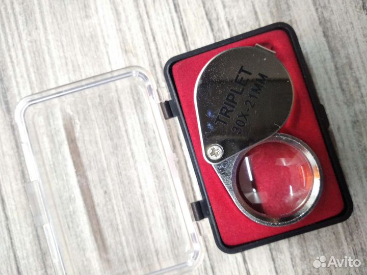 Лупа увеличительная для ювелирных изделий