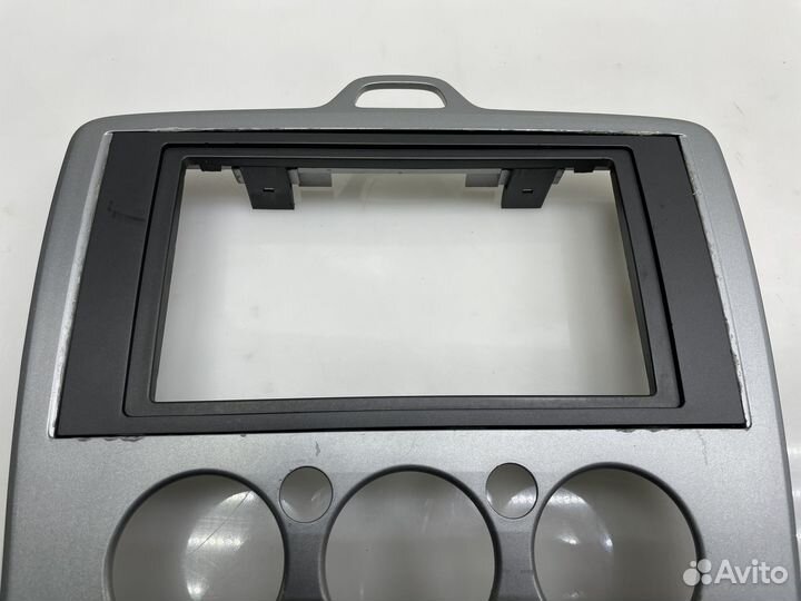 Рамка магнитолы / отопителя Ford Focus 2