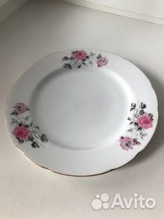 Чайные кружки и сахарница