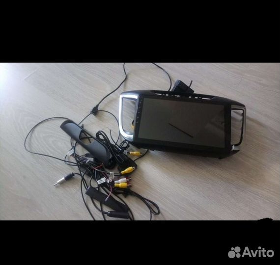 Продам 10-ти дюймовую магнитолу