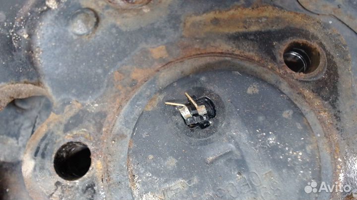 Ступица (кулак, цапфа) правая задняя Toyota Sienna 3