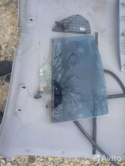 Стекло правое заднее Kia Rio 2 jd