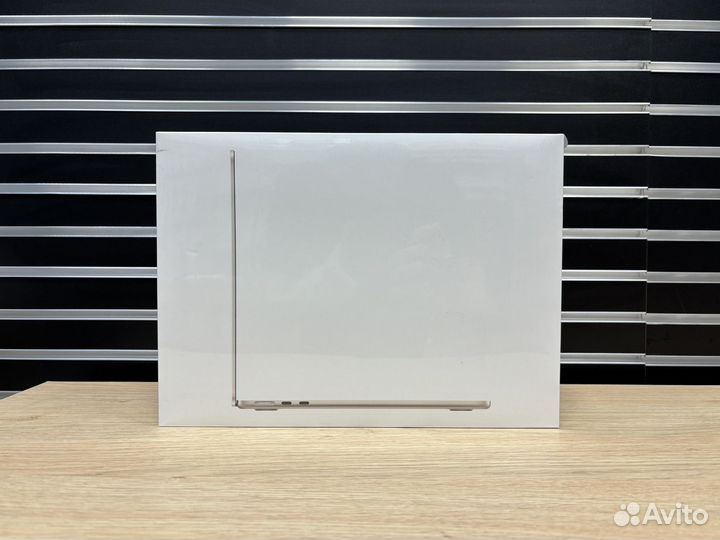 MacBook Air 13 M3 8/256GB Starlight