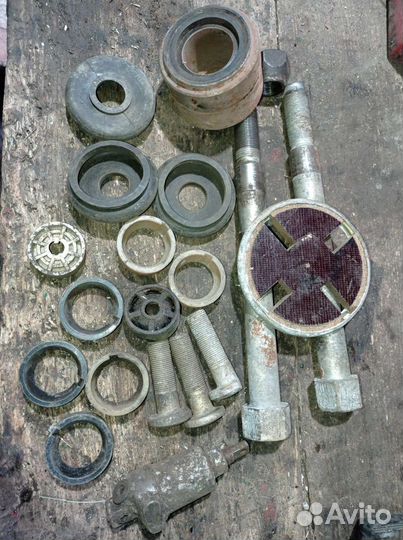 Саленблок с болтами на Икарус