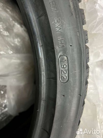 Hankook Winter I'Cept Evo 3 W330 255/35 R21 98W