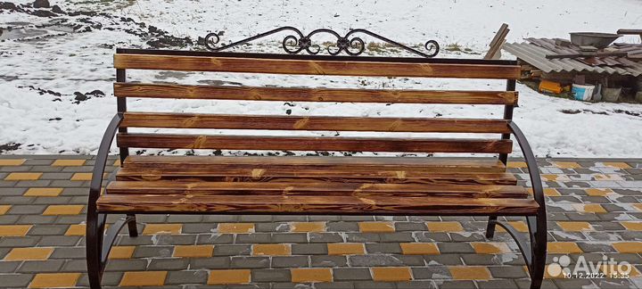 Стол и скамейки