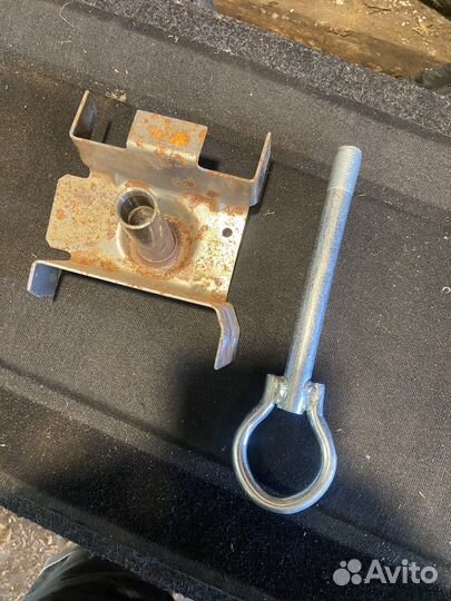 Крюк буксировочный с кронштейном priora 2170