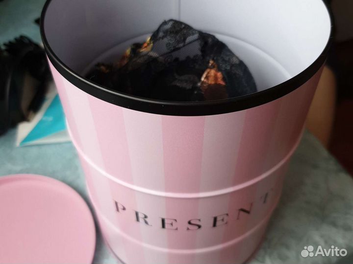 Коробка подарочная металлическая